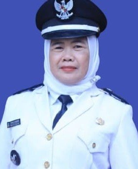 Popon Hasanah Kepala Desa Sekarwangi